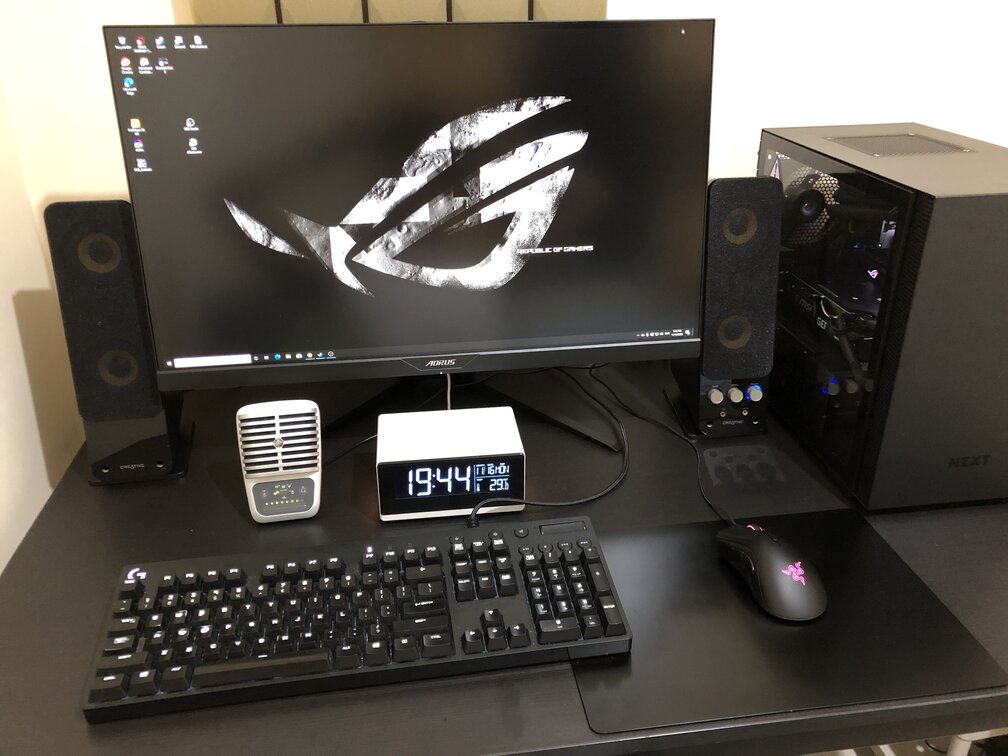 Desktop setup.jpg